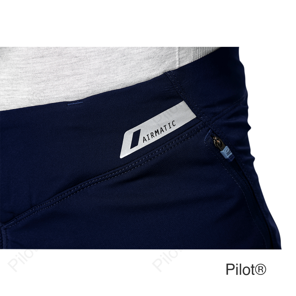 Airmatic Shorts - Navy - US 34